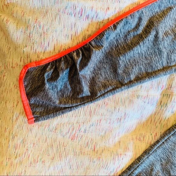 Cat & Jack Grey and Orange  Capri Leggings - Picture 4 of 5